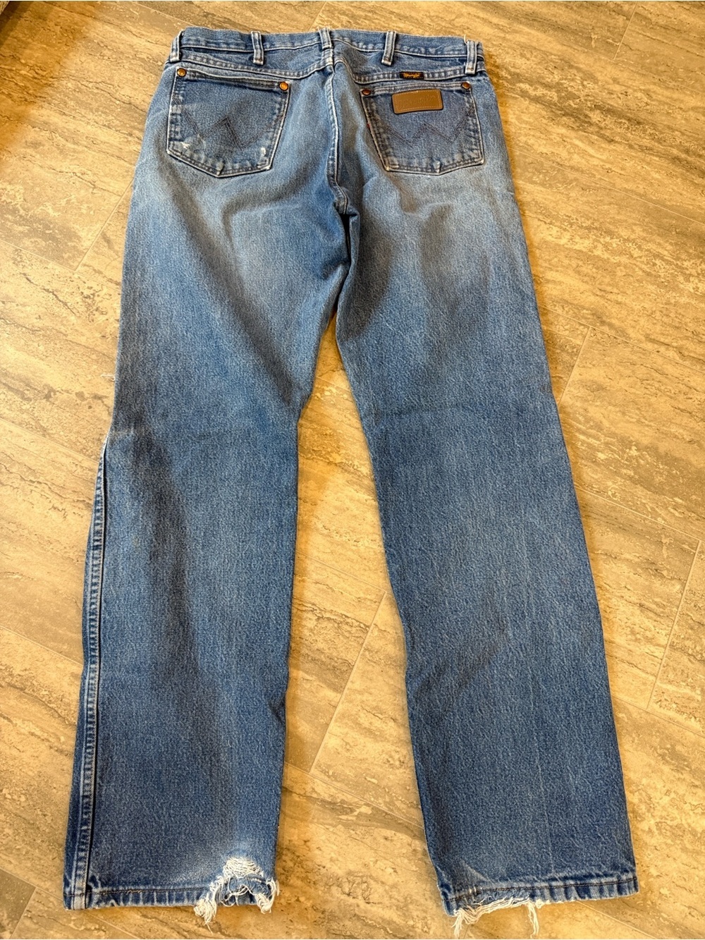 Wrangler Straight Leg Blue Denim Jeans with Leather Patch Destroyed size 34x34 - Picture 6 of 6